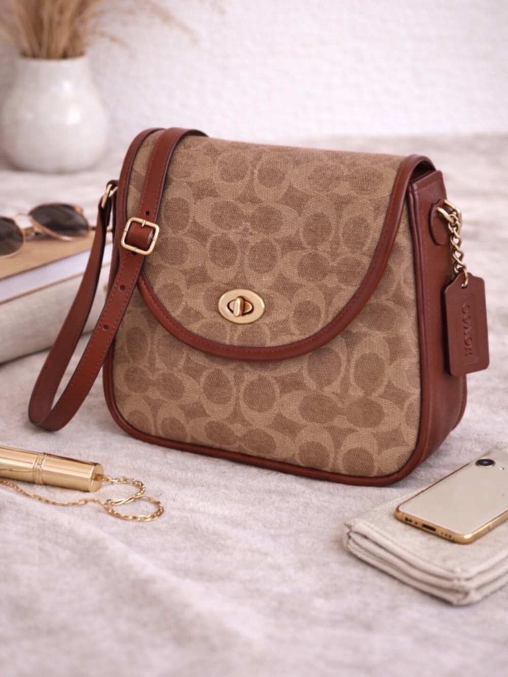 Coach Vintage Willow Court Bag Signature crossbody Turnlock Flap bag